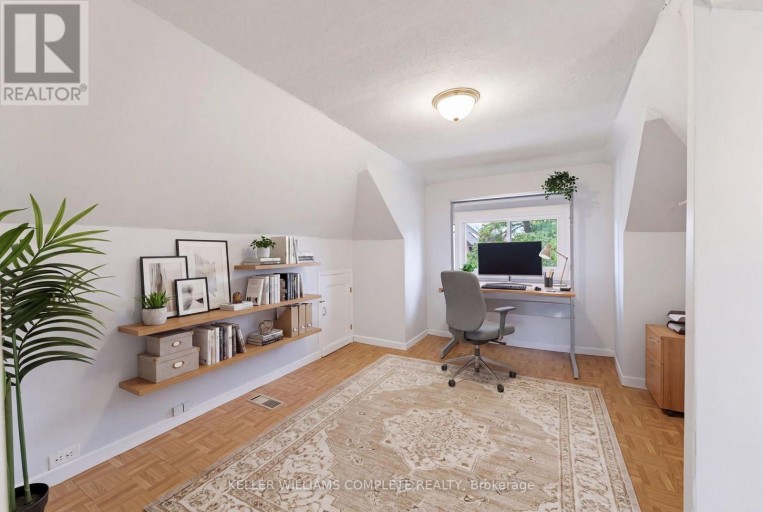 23 NIGHTINGALE STREET, Hamilton (Landsdale), Ontario, L8L1R5