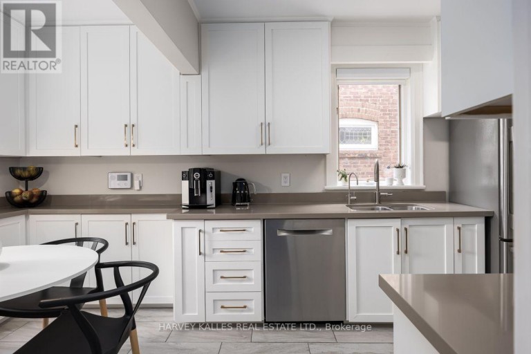 110 CHATSWORTH DRIVE, Toronto (Lawrence Park South), Ontario, M4R1R9