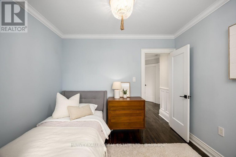 110 CHATSWORTH DRIVE, Toronto (Lawrence Park South), Ontario, M4R1R9