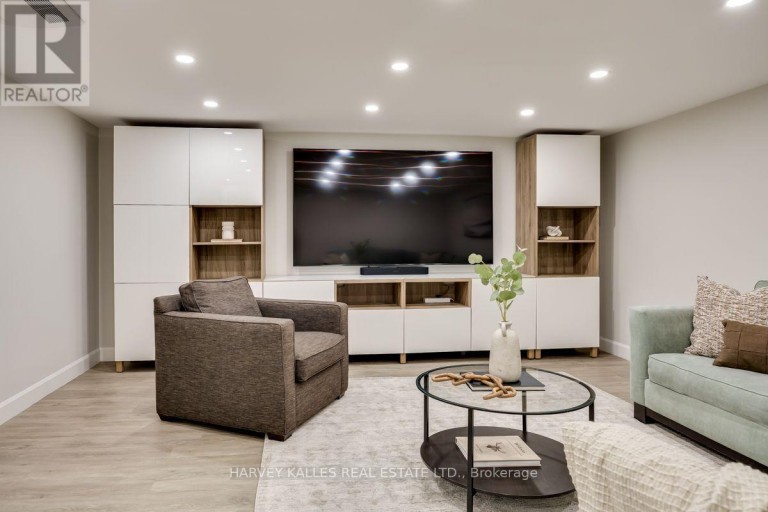 110 CHATSWORTH DRIVE, Toronto (Lawrence Park South), Ontario, M4R1R9