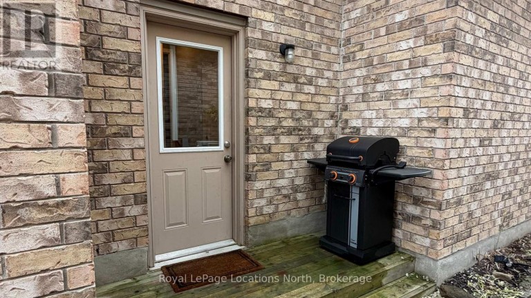 LOWER UNIT - 37 DAVIS STREET, Collingwood, Ontario, L9Y0E2
