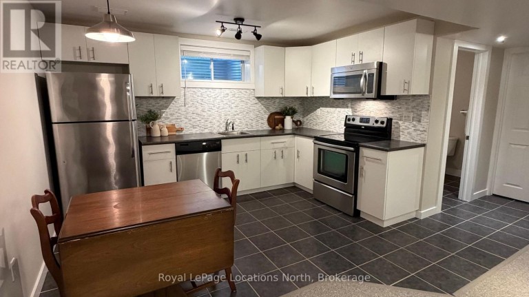LOWER UNIT - 37 DAVIS STREET, Collingwood, Ontario, L9Y0E2
