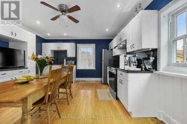 27 BUCK STREET Cobourg Ontario photo 14
