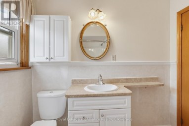 64 ELIZABETH CRESCENT Belleville (Belleville Ward) Ontario photo 16