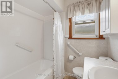 64 ELIZABETH CRESCENT Belleville (Belleville Ward) Ontario photo 17