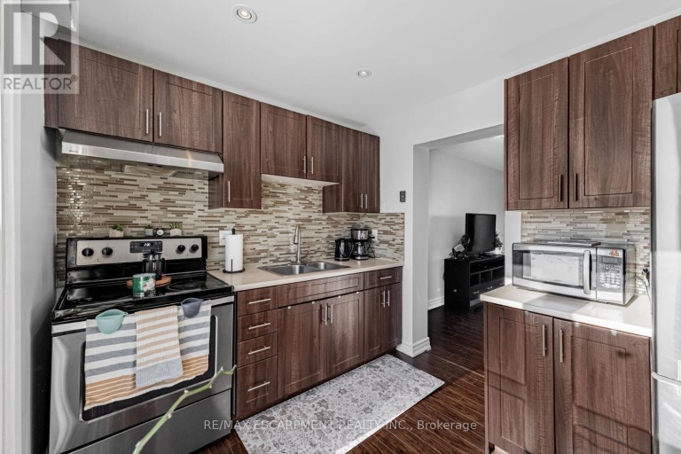 19 - 6650 FALCONER DRIVE, Mississauga (Streetsville), Ontario, L5N1B5