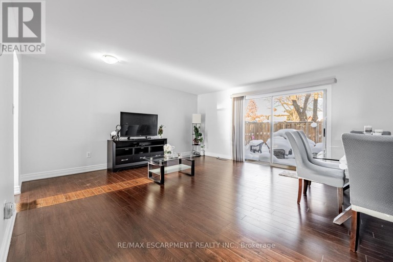 19 - 6650 FALCONER DRIVE, Mississauga (Streetsville), Ontario, L5N1B5