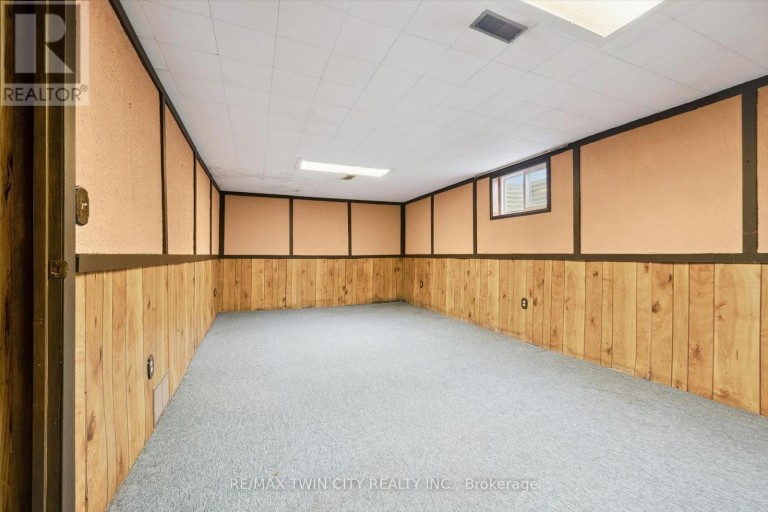 127 SPADINA ROAD E, Kitchener, Ontario, N2M3X5
