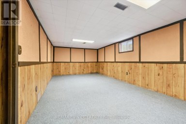 127 SPADINA ROAD E Kitchener Ontario photo 16
