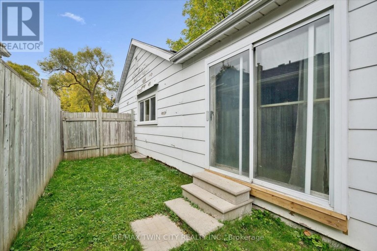 127 SPADINA ROAD E, Kitchener, Ontario, N2M3X5