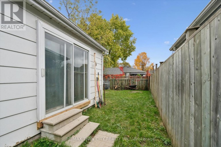 127 SPADINA ROAD E, Kitchener, Ontario, N2M3X5