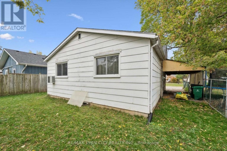 127 SPADINA ROAD E, Kitchener, Ontario, N2M3X5