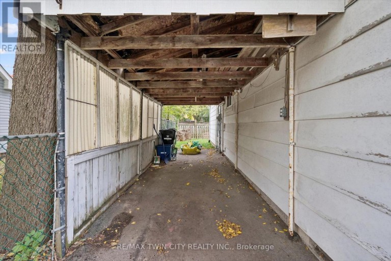 127 SPADINA ROAD E, Kitchener, Ontario, N2M3X5