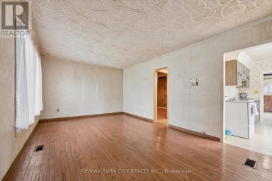 127 SPADINA ROAD E Kitchener Ontario photo 6