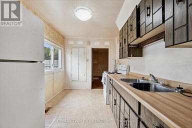 127 SPADINA ROAD E Kitchener Ontario photo 7