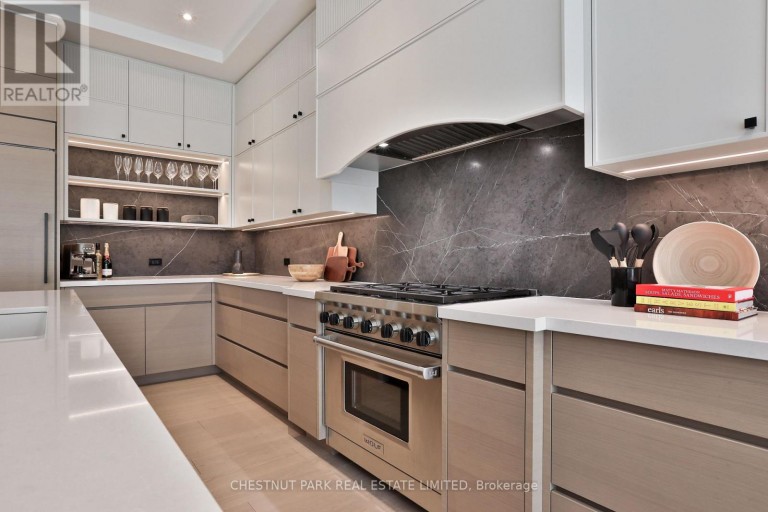 2 MARCHWOOD DRIVE, Toronto (Lansing-Westgate), Ontario, M3H1J8