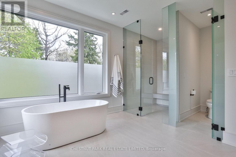 2 MARCHWOOD DRIVE, Toronto (Lansing-Westgate), Ontario, M3H1J8