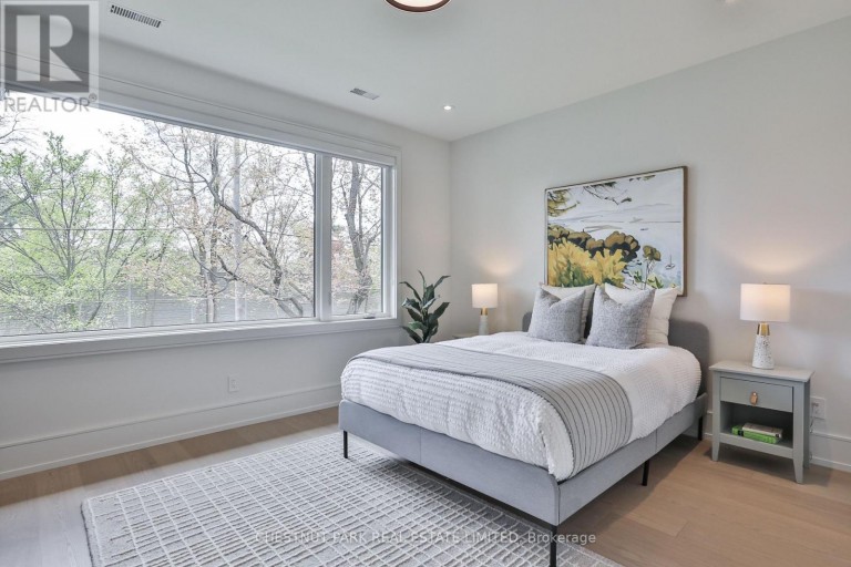 2 MARCHWOOD DRIVE, Toronto (Lansing-Westgate), Ontario, M3H1J8