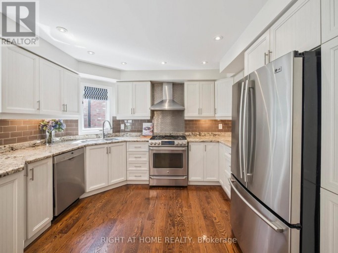 100 CARLYLE CRESCENT, Aurora (Aurora Highlands), Ontario, L4G6P7