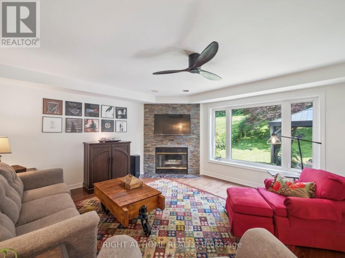 100 CARLYLE CRESCENT, Aurora (Aurora Highlands), Ontario, L4G6P7