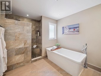 100 CARLYLE CRESCENT Aurora (Aurora Highlands) Ontario photo 25