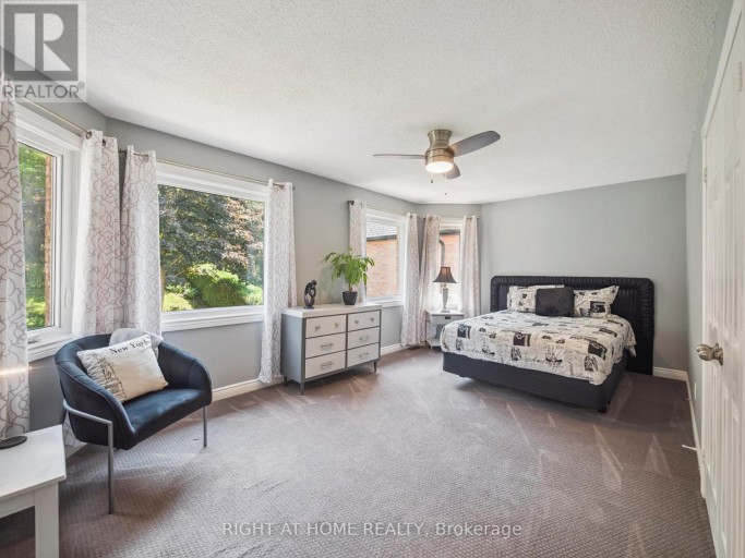 100 CARLYLE CRESCENT, Aurora (Aurora Highlands), Ontario, L4G6P7