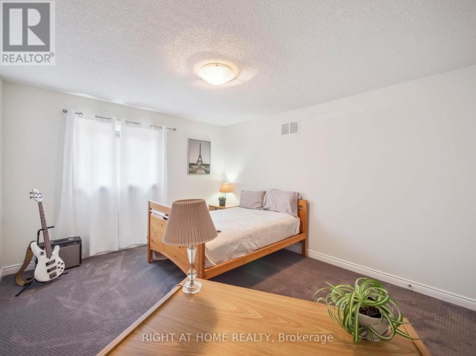 100 CARLYLE CRESCENT, Aurora (Aurora Highlands), Ontario, L4G6P7