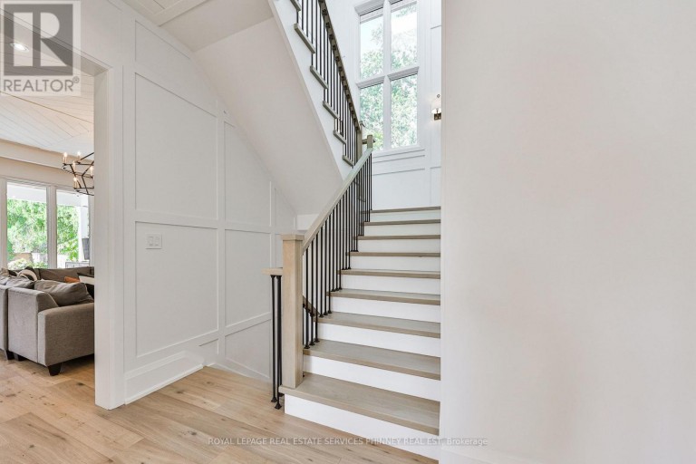343 DOUGLAS AVENUE, Oakville (OO Old Oakville), Ontario, L6J3S7