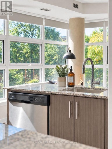 202 - 10 WILLISON SQUARE, Toronto (Kensington-Chinatown), Ontario, M5T0A8