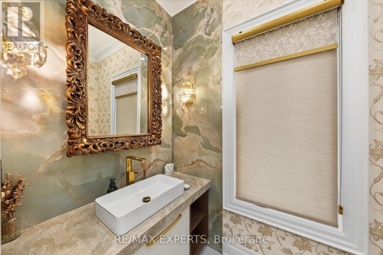 33 HIGHLAND CREEK COURT, Vaughan (Kleinburg), Ontario, L0J1C0