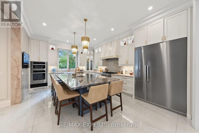 33 HIGHLAND CREEK COURT, Vaughan (Kleinburg), Ontario, L0J1C0