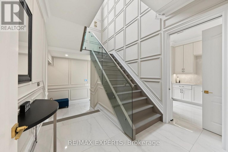 33 HIGHLAND CREEK COURT, Vaughan (Kleinburg), Ontario, L0J1C0