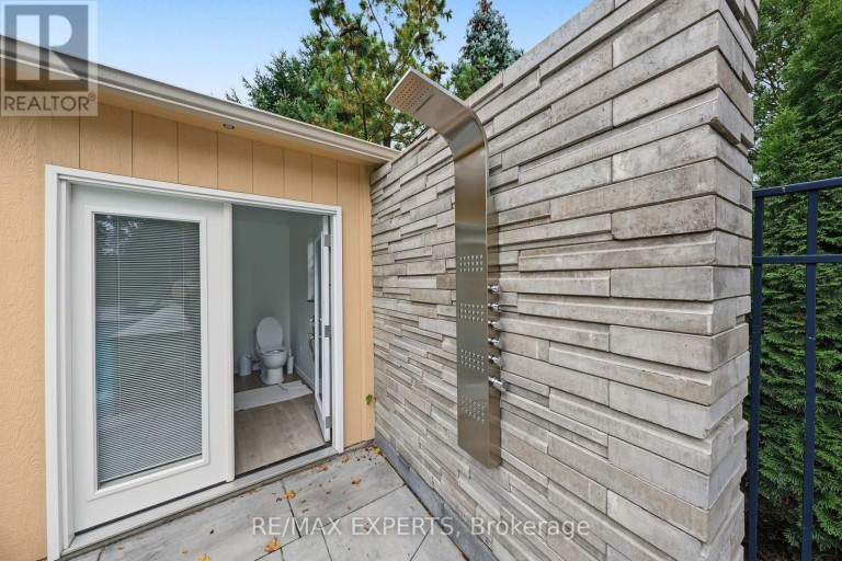 33 HIGHLAND CREEK COURT, Vaughan (Kleinburg), Ontario, L0J1C0