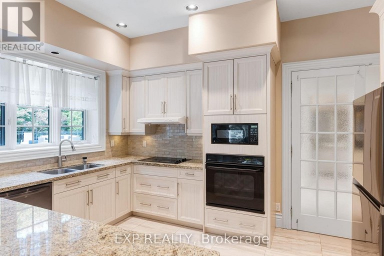 65 OFFORD CRESCENT, Aurora (Bayview Southeast), Ontario, L4G0K5