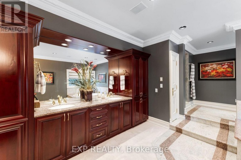 65 OFFORD CRESCENT, Aurora (Bayview Southeast), Ontario, L4G0K5