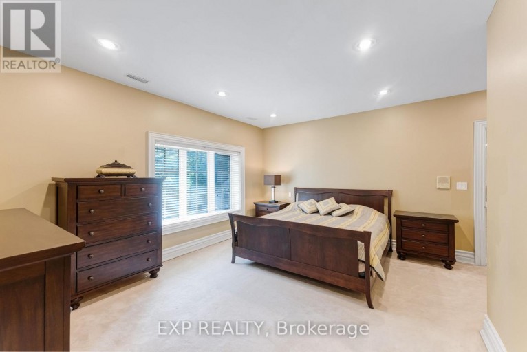 65 OFFORD CRESCENT, Aurora (Bayview Southeast), Ontario, L4G0K5