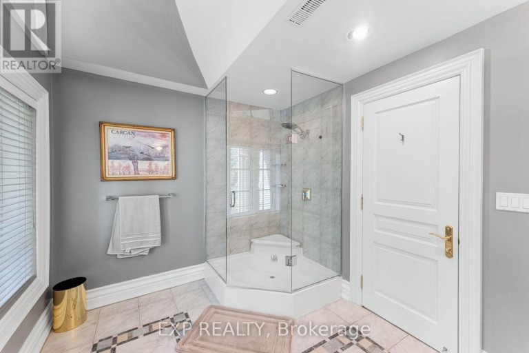 65 OFFORD CRESCENT, Aurora (Bayview Southeast), Ontario, L4G0K5