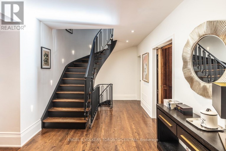 1 BRYCE AVENUE, Toronto (Yonge-St. Clair), Ontario, M4V2B3