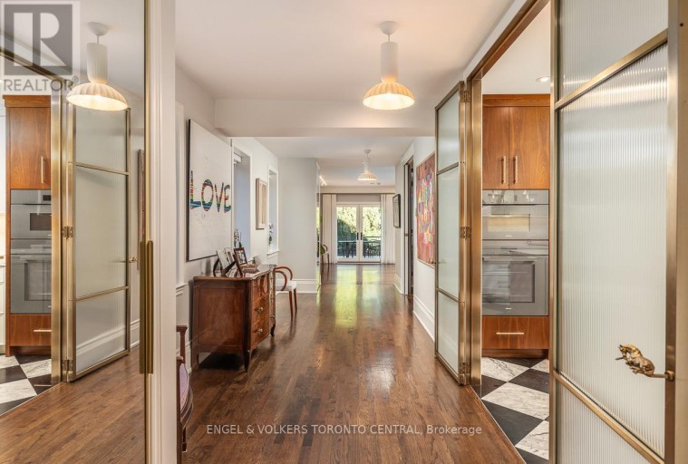 1 BRYCE AVENUE, Toronto (Yonge-St. Clair), Ontario, M4V2B3