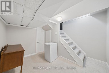 390 MARY STREET N Oshawa (O'Neill) Ontario photo 22