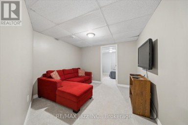 390 MARY STREET N Oshawa (O'Neill) Ontario photo 24