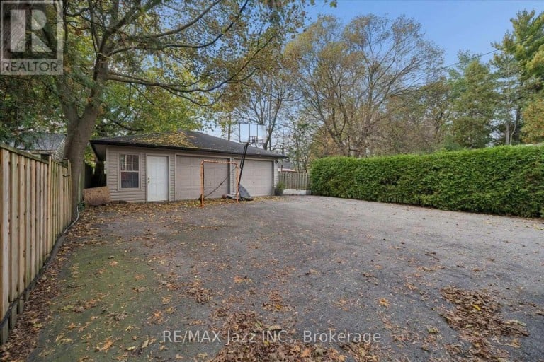 390 MARY STREET N, Oshawa (O'Neill), Ontario, L1G5E1