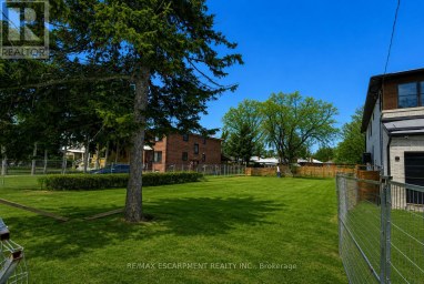 19A BROADVIEW AVENUE Mississauga (Port Credit) Ontario photo 1