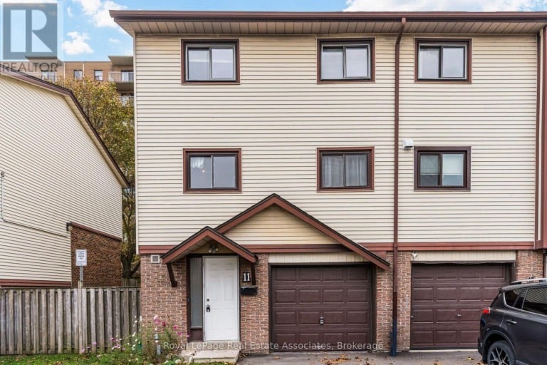 11 - 11 MCCALLUM COURT, Brampton (Queen Street Corridor), Ontario, L6W3M4
