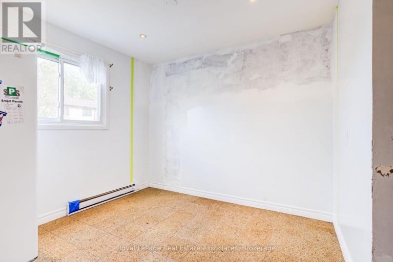 11 - 11 MCCALLUM COURT, Brampton (Queen Street Corridor), Ontario, L6W3M4