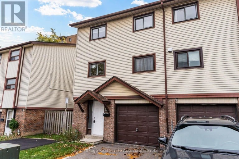11 - 11 MCCALLUM COURT, Brampton (Queen Street Corridor), Ontario, L6W3M4