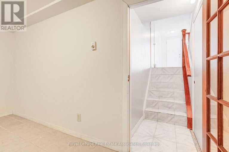 11 - 11 MCCALLUM COURT, Brampton (Queen Street Corridor), Ontario, L6W3M4