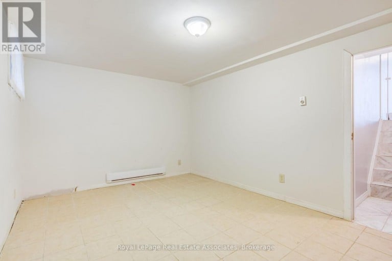 11 - 11 MCCALLUM COURT, Brampton (Queen Street Corridor), Ontario, L6W3M4