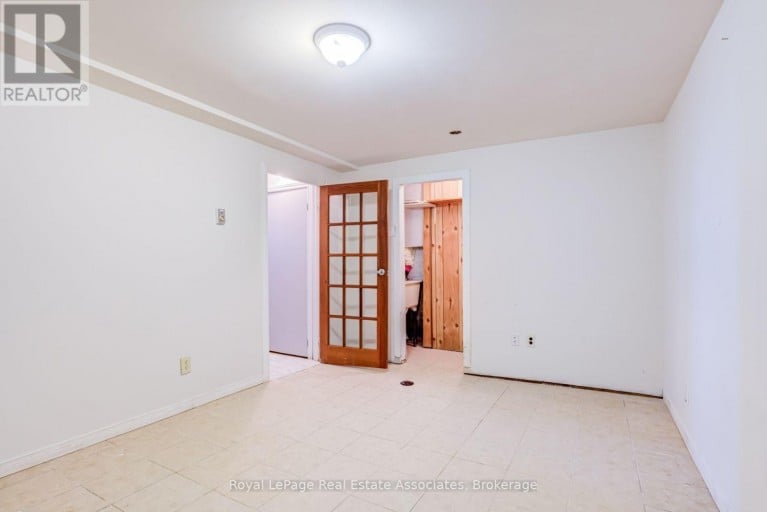 11 - 11 MCCALLUM COURT, Brampton (Queen Street Corridor), Ontario, L6W3M4