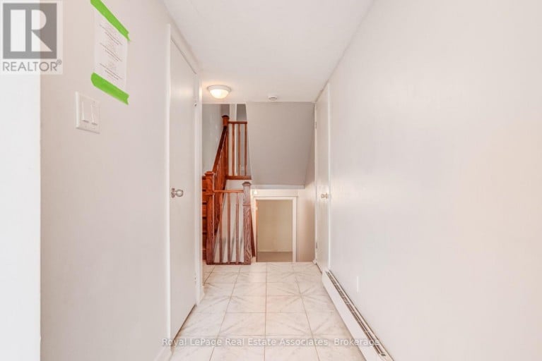 11 - 11 MCCALLUM COURT, Brampton (Queen Street Corridor), Ontario, L6W3M4